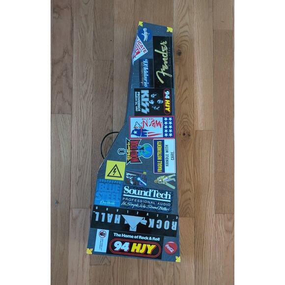 Guitar Hero 2008 Nyko Front Man Nintendo Wii Guitar Controller Yellow w/ Box - Picture 2 of 4